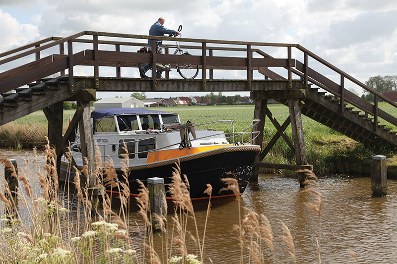 Gemaakt voor lage-bruggen- routes: de Brûzer.
