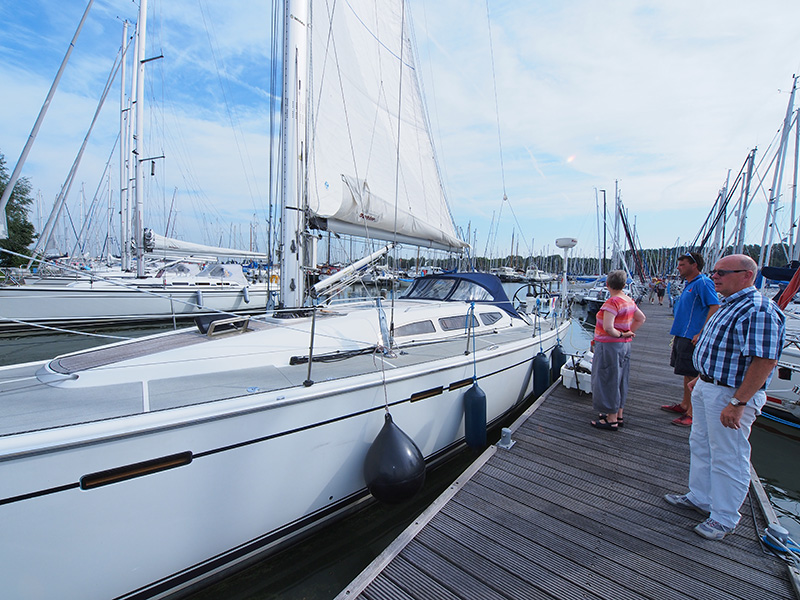 Jan en Trees Zetzema verhuren joekels van zeiljachten, Dehlers en X-Yachts, maar ook J/Boats, dagzeilers.