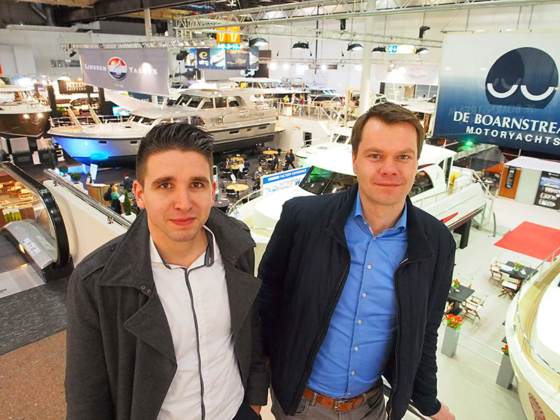 De 007’s van Boot Holland Leeuwarden in hal 17 van Boot Düsseldorf, Nanno Jissink (links) en Pieter Fokkema.
