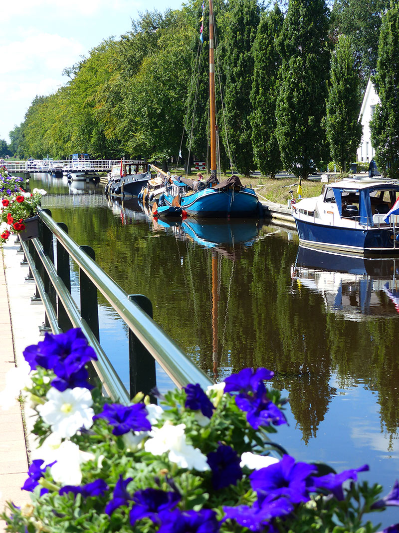 Turfroute: winkelen in Oosterwolde. Fotografie: Jana Hendriks, Friesland Holland Nieuwsdienst.